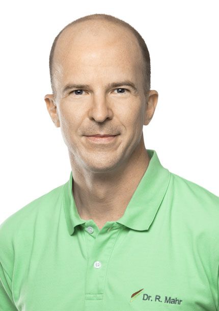 Dr. med. Rainer Mahr in der Praxis Reutlingen